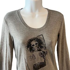 Cappopera NWOT Gray Graphic Print Sequin Long Sleeve T Shirt
